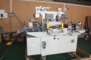 Fabricante de la etiqueta, máquina que corta con tintas de la etiqueta decorativa (DP-520)