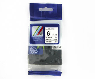 Negro en la cinta laminada compatible blanca TZ2-211 del fabricante de la etiqueta conveniente para el rotulador del P-Tacto