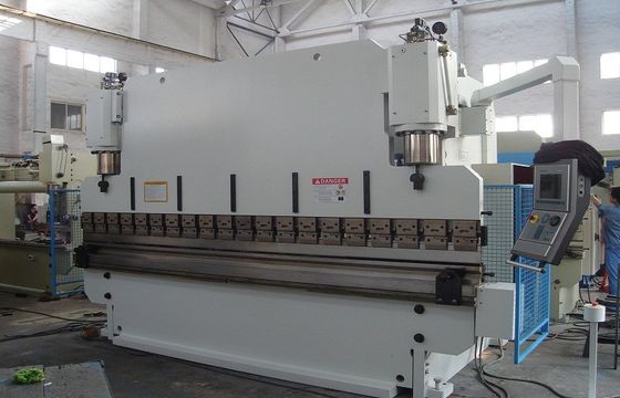 Freno de la prensa hidráulica del CNC de Delem, doblador de la hoja de acero del grueso 200T de 6m m