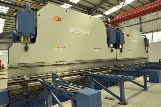 Máquina de flexión de placas hidráulicas CNC de doble enlace para línea de producción de postes luminosos