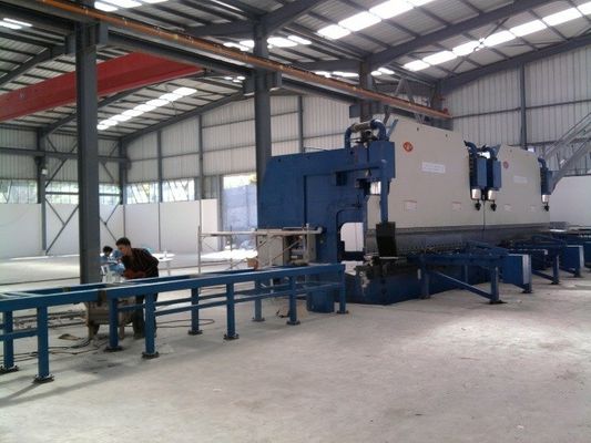 Máquina de flexión de placas hidráulicas CNC de doble enlace para línea de producción de postes luminosos