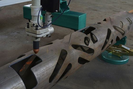Máquina de corte de puertas de postes ligeros de 2500 mm, máquina de corte de puertas de postes ligeros de plasma CNC